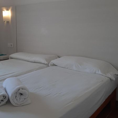 Aparthotel Flora Park Cala en Bosch Esterno foto