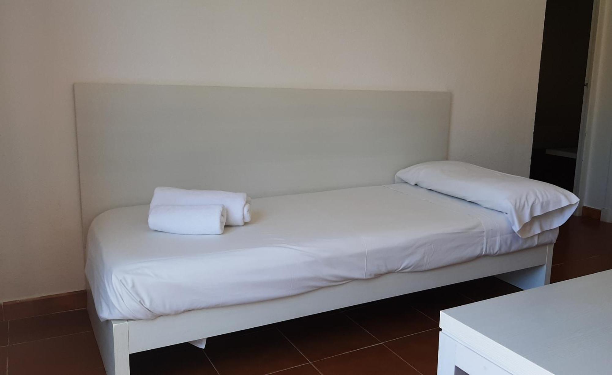 Aparthotel Flora Park Cala en Bosch Esterno foto